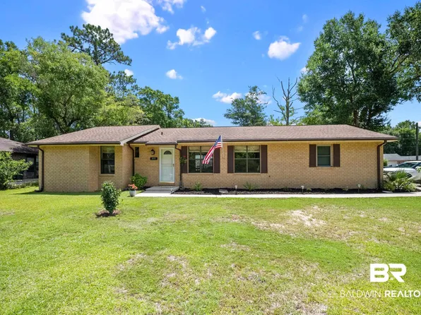2777 Santa Rosa Cir, Lillian, AL 36549