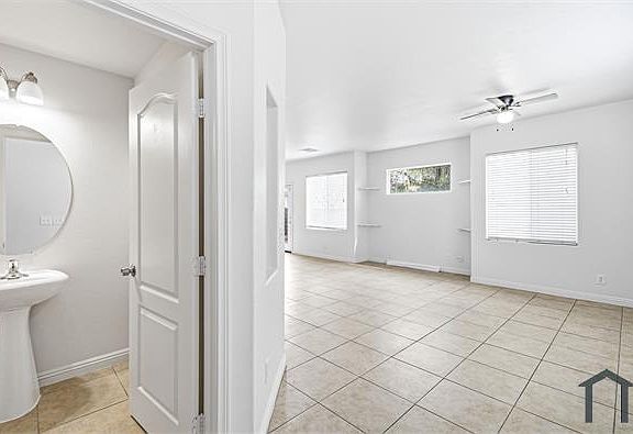 4th image of 10630 Lessona St