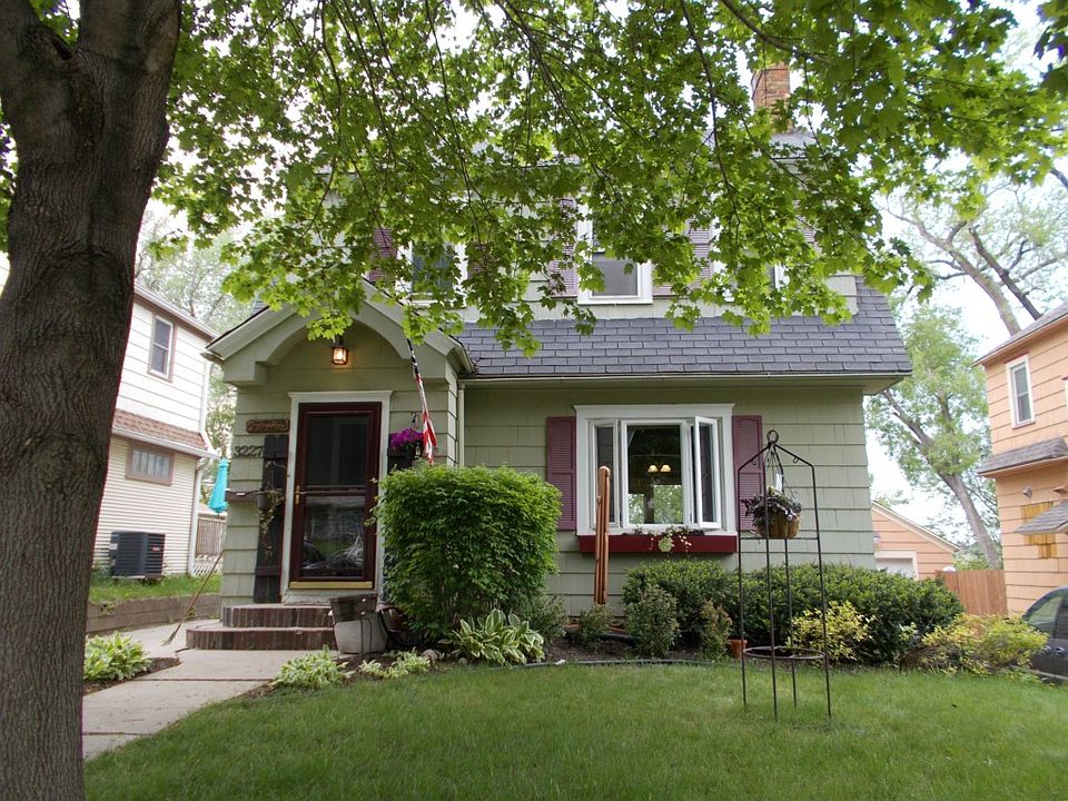 1st image of 3227 Douglas St