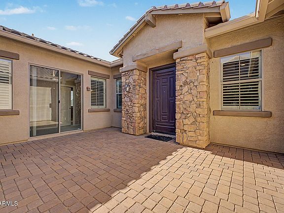 3rd image of 3080 E POWELL Way
