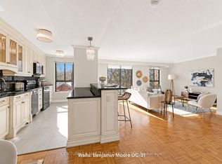 15390 Yonge St #PENTHOUSE 1, Aurora, ON L4G1N8