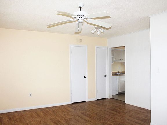 2nd image of 5505 Hernandes Dr APT 118