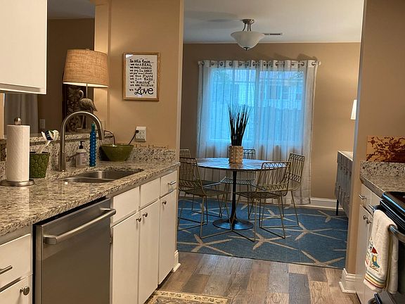 4th image of 1196 Village Creek Ln APT 1