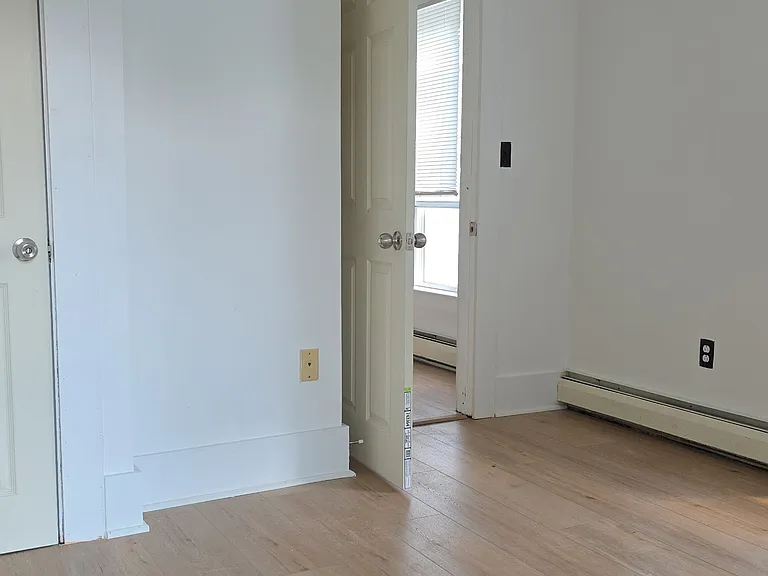 163 Pleasant St #2E — Photo 7
