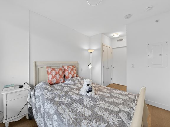 4th image of 5788 Gilbert Rd #611