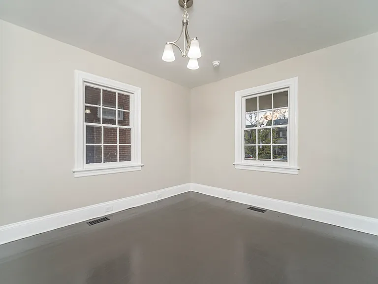 3509 Delaware Ave — Photo 10