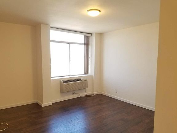 5th image of 7510 Hornwood Dr APT 1506
