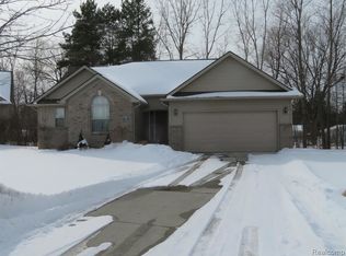 1463 Mallard Ct, Burton, MI