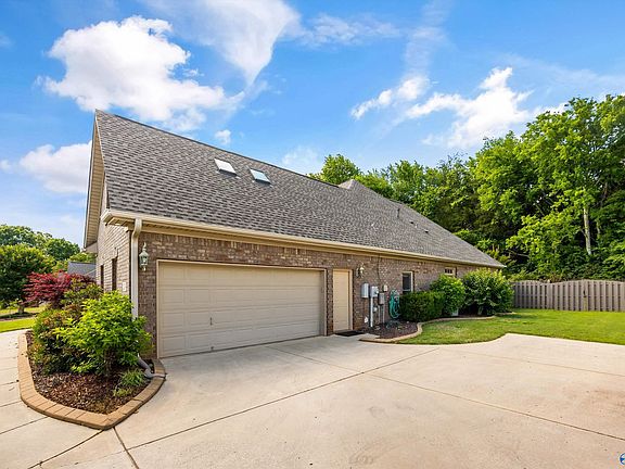 2nd image of 124 Pearle Cove Dr
