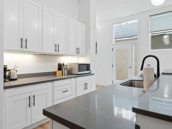 4th image of 618 14th St #41
