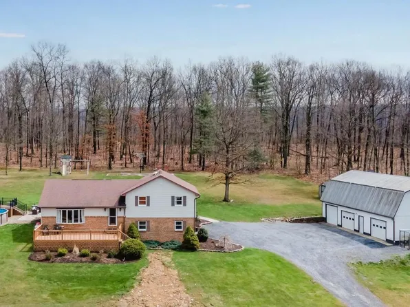 10217 Deer Acres Dr, Huntingdon, PA 16652
