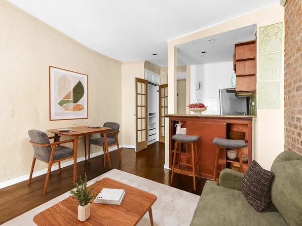 304 East 73rd Street image 2 of 12