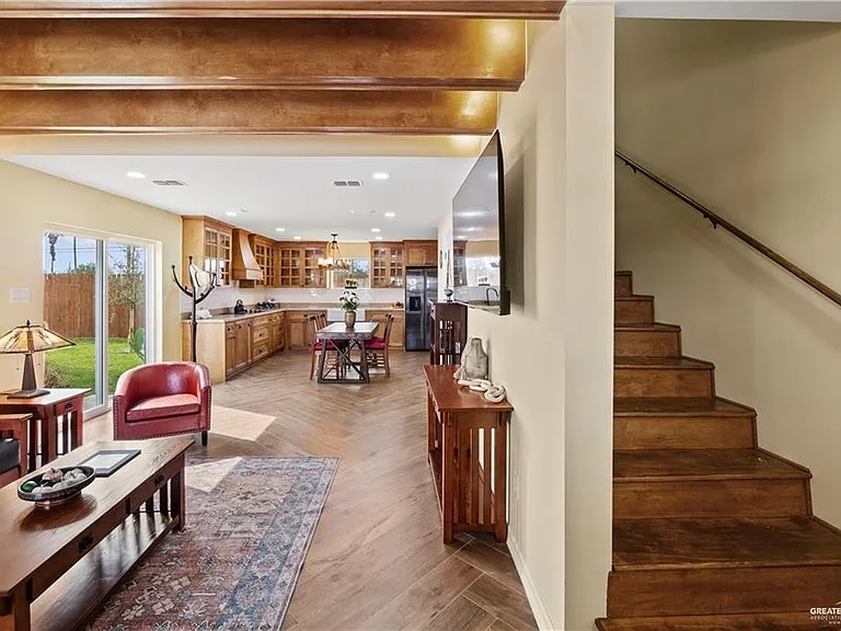 1408 E Karen St #B — Photo 3