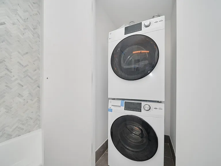 140 Riverside Blvd #1209 — Photo 13