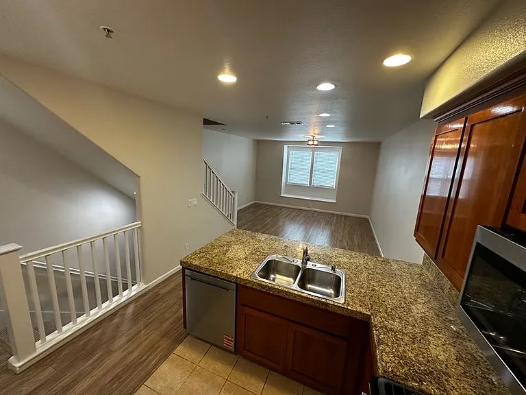 25502 Huntwood Ave — Photo 10
