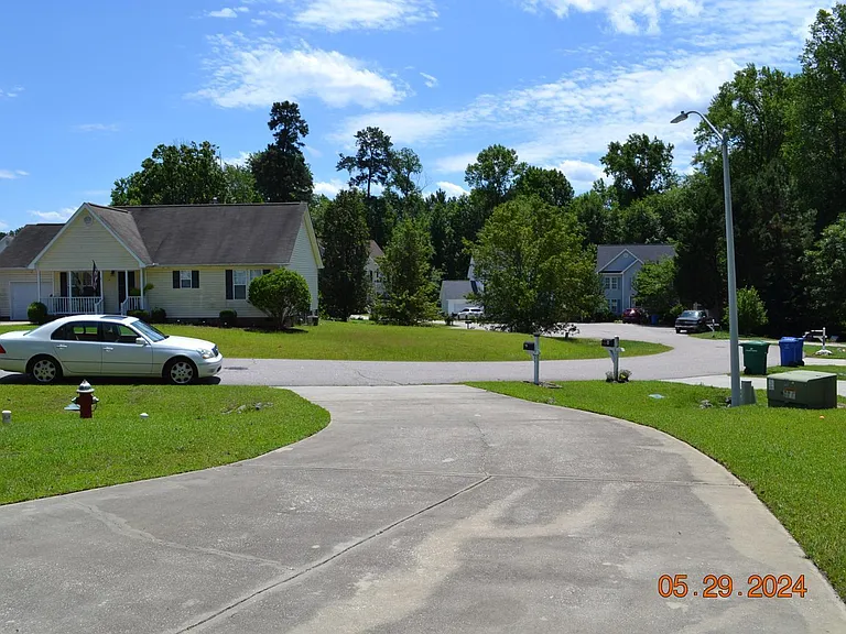 1321 E Stone Arch Dr — Photo 3
