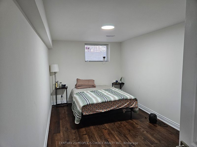 Kitchener House for rent - 2 Bedrooms — photo 9