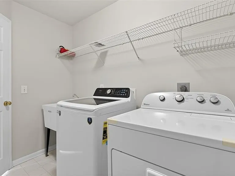 28 Stonehenge Ct — Photo 49