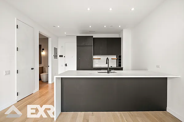 Rented by EXR | media 3