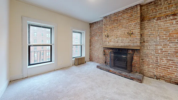 Rented by Bond New York | media 25