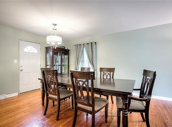 5th image of 7901 Rosewood Dr