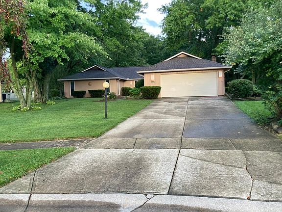 2nd image of 6361 Oakwood Cir
