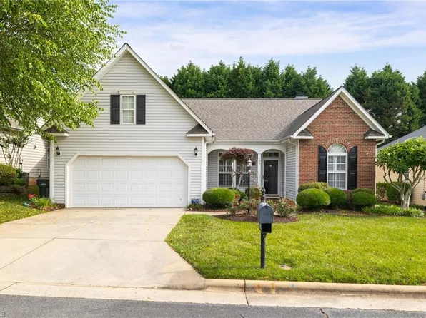 105 Windward Ln, Jamestown, NC 27282