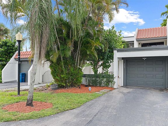 4th image of 361 Fern Dr #7-3