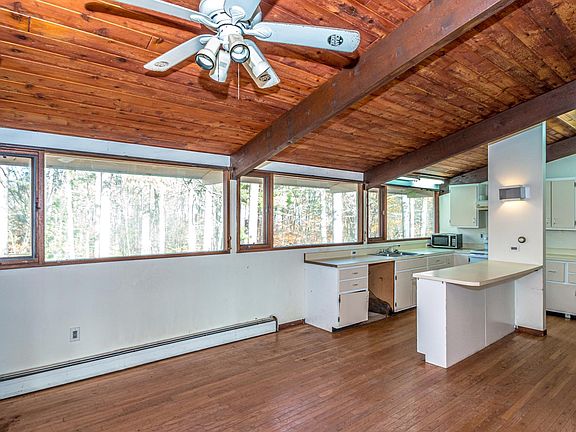 3rd image of 112 Wylie Court