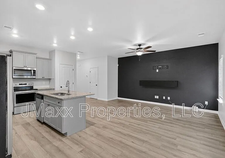 7151 Chara Ln — Photo 3