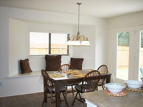 5th image of 4608 Woodstock Dr