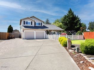208 S 87th Pl, Yakima, WA