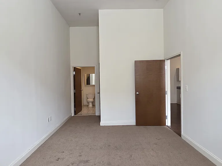 811-0 Filbert St #810 — Photo 14