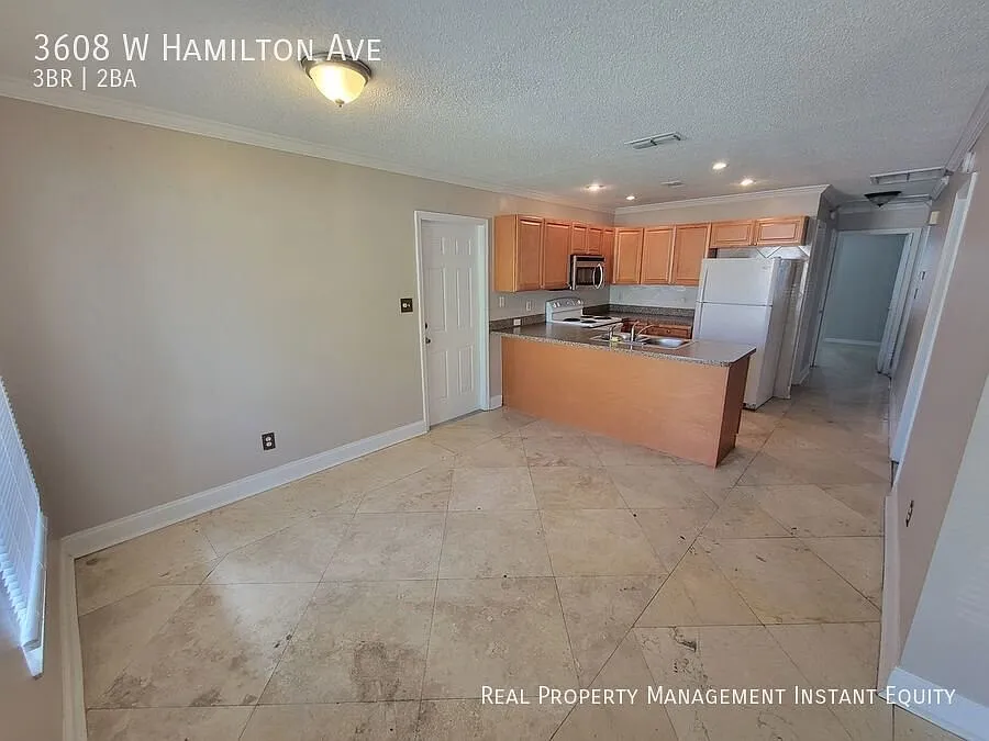 Cute Tampa Home — Photo 3