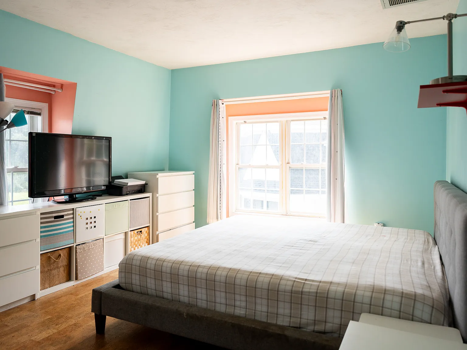 2 bed, 2.5 bath, 1650 sqft, $3,200 — Photo 2