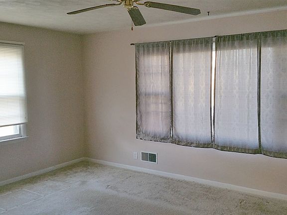 3rd image of 9407 Cincinnati Dr