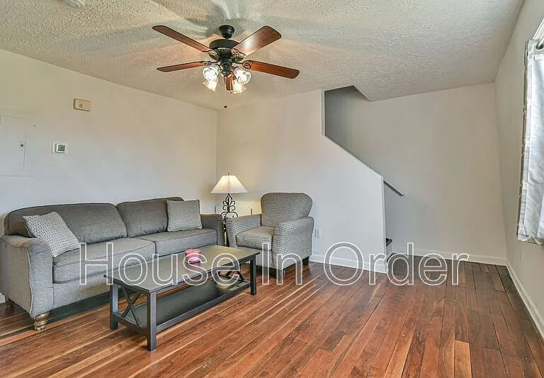 580 Fairview Rd #B — Photo 6