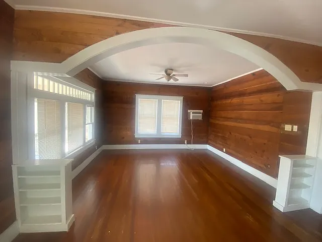 611 E University Ave #B — Photo 2