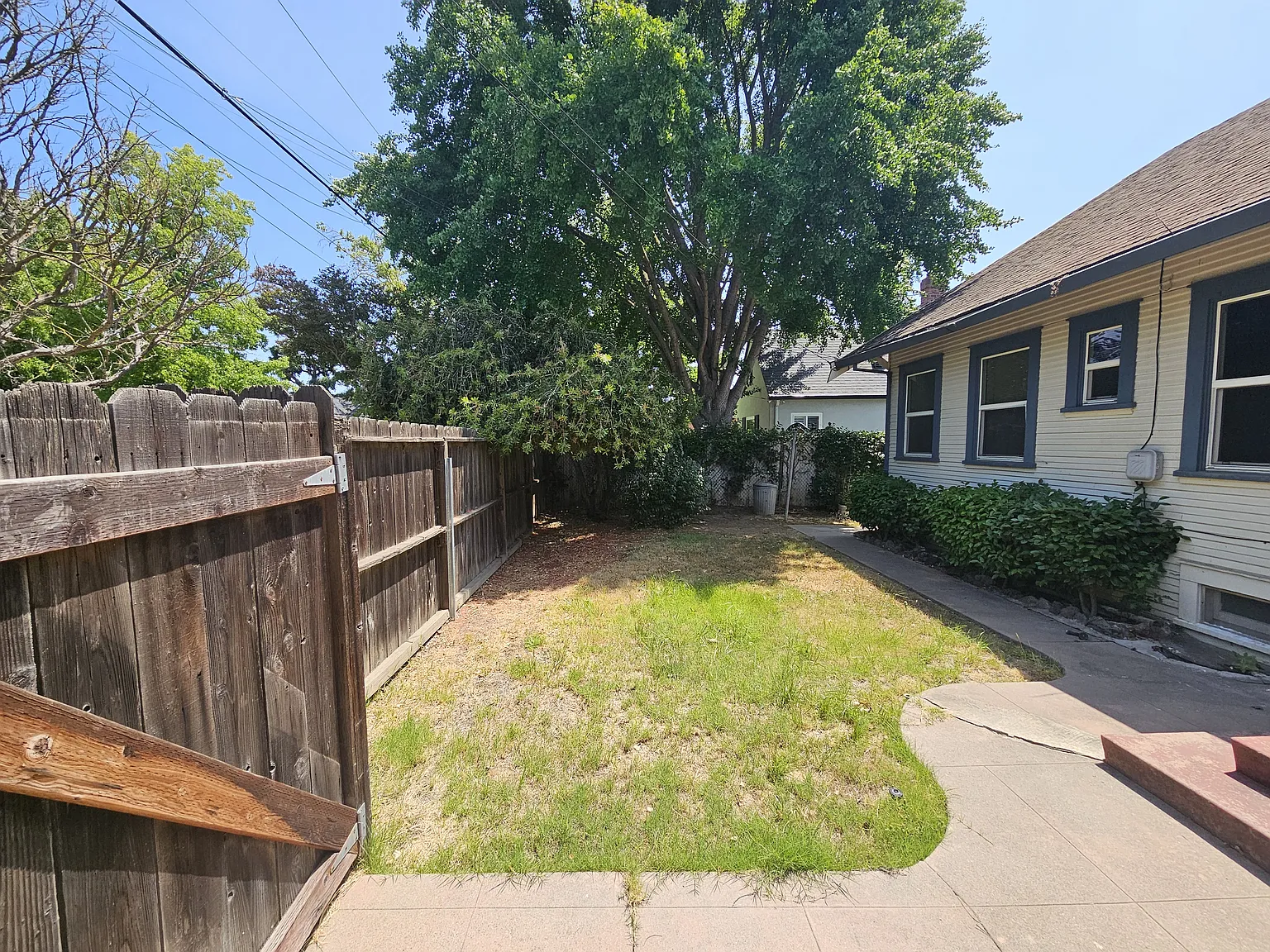 2 bed, 1075 sqft, $2,100 — Photo 2