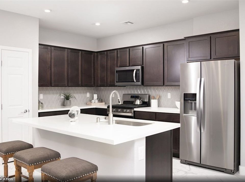 1st image of 686 Bellus Pl Lot 201
