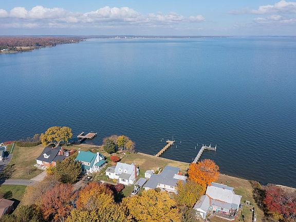 4th image of 121 Riverview Cir