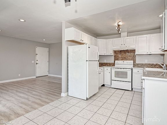 5th image of 1811 E Grand Ave Unit 159