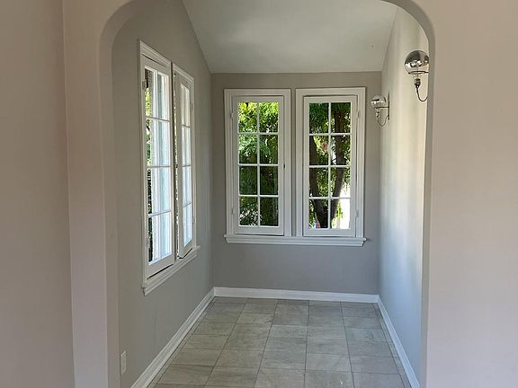 4th image of 3424 Marathon St
