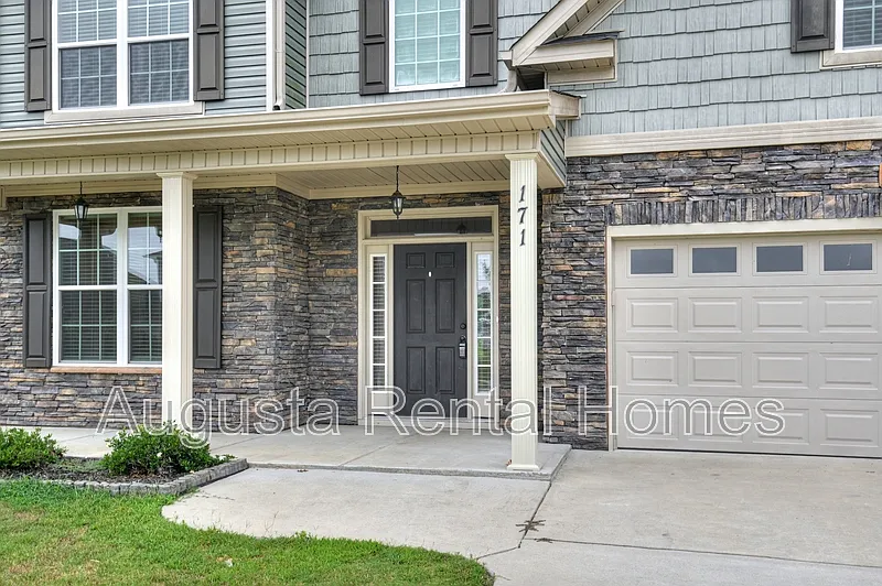 4 bed, 2.5 bath, 2866 sqft, $2,550 — Photo 4