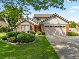 14551 Sundew Ln, Sterling Heights, MI 48312