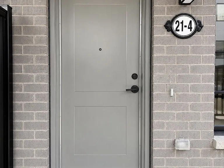 21 Baynes Way #4 — Photo 2