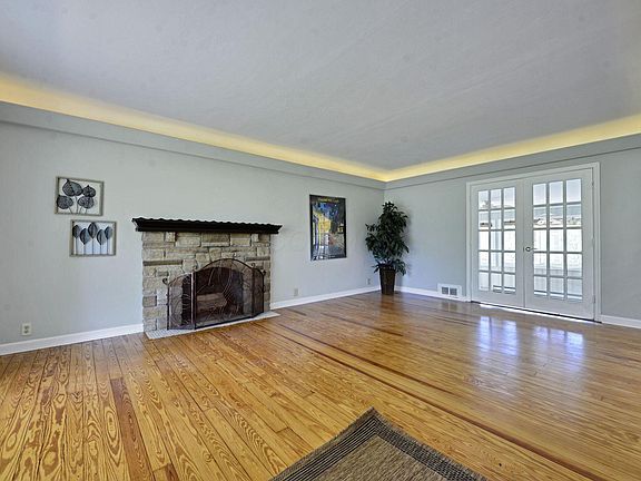 4th image of 692 Uhler Rd