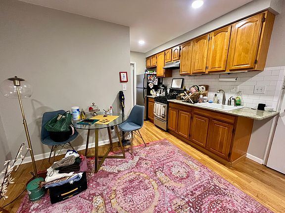 2nd image of 571 Union St APT 1
