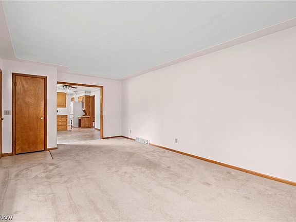 5th image of 7454 Oberlin Rd