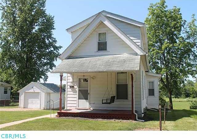 1st image of 213 S Oak St